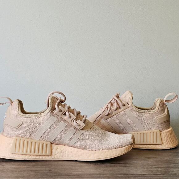 ADIDAS Women's NMD R1 Casual Sneakers Size 6.5 Blush NWT - Picture 2 of 7